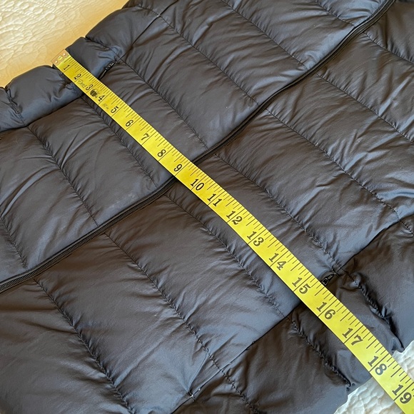 Uniqlo Down Packable Jacket Ultra Light Women’s M Water Repellency Black Travel - Picture 12 of 17